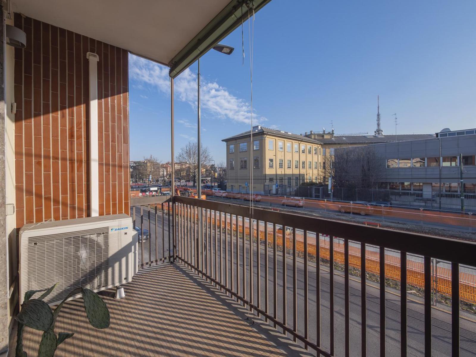 Modern 3 Bedroom With Balcony Steps From San Siro By Rentopolis Appartement *